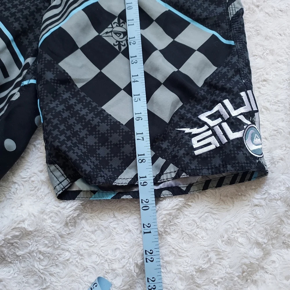 Quiksilver Black Gray Graphic Board Swim Trunk Shorts Surf Beach Pool Vacation
